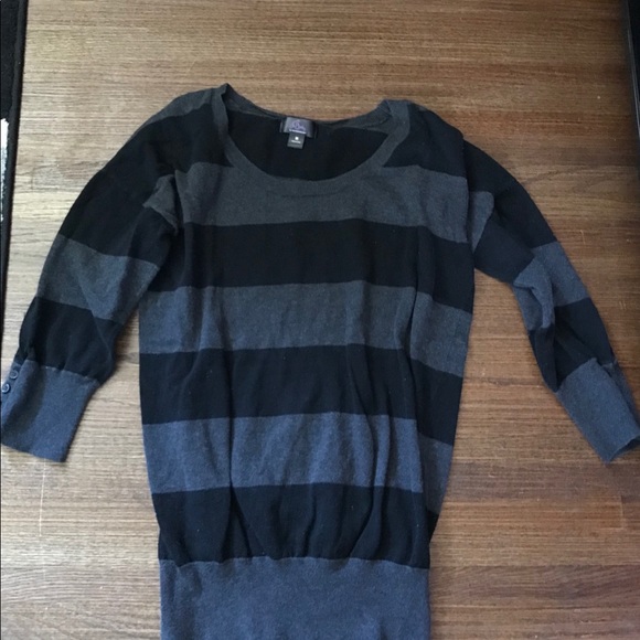 Oh Baby by Motherhood Sweaters - Striped Oh Baby used Maternity Sweater. Oh Baby by Motherhood Sweaters - Striped Oh Baby used Maternity Sweater.